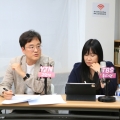 (왼쪽부터) 언론아싸 촬영중인 고한석 YTN 지부장·송지연 TBS 지부장.JPG